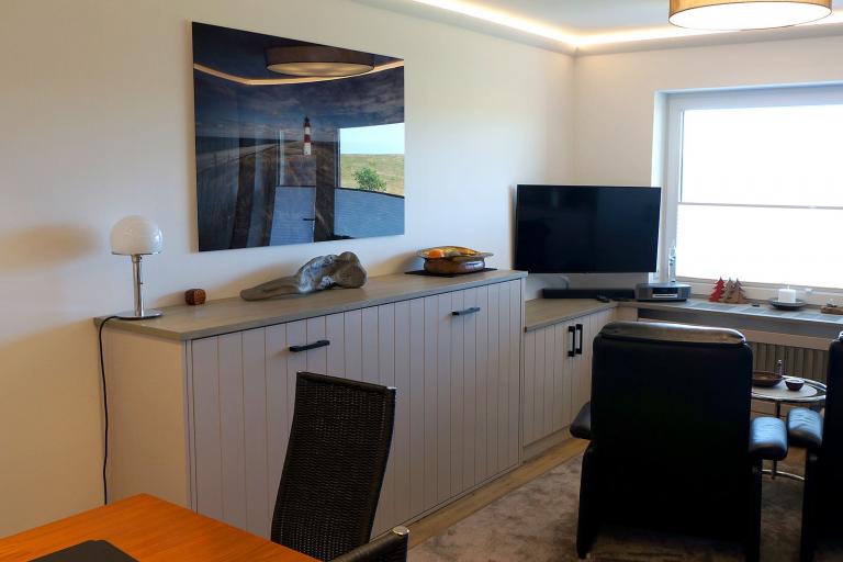 Highboard und TV-Sideboard mit Türen
